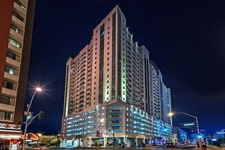 Building Photo - 150 S Las Vegas Blvd