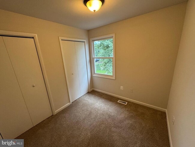 Building Photo - 5140 Redbud Rd