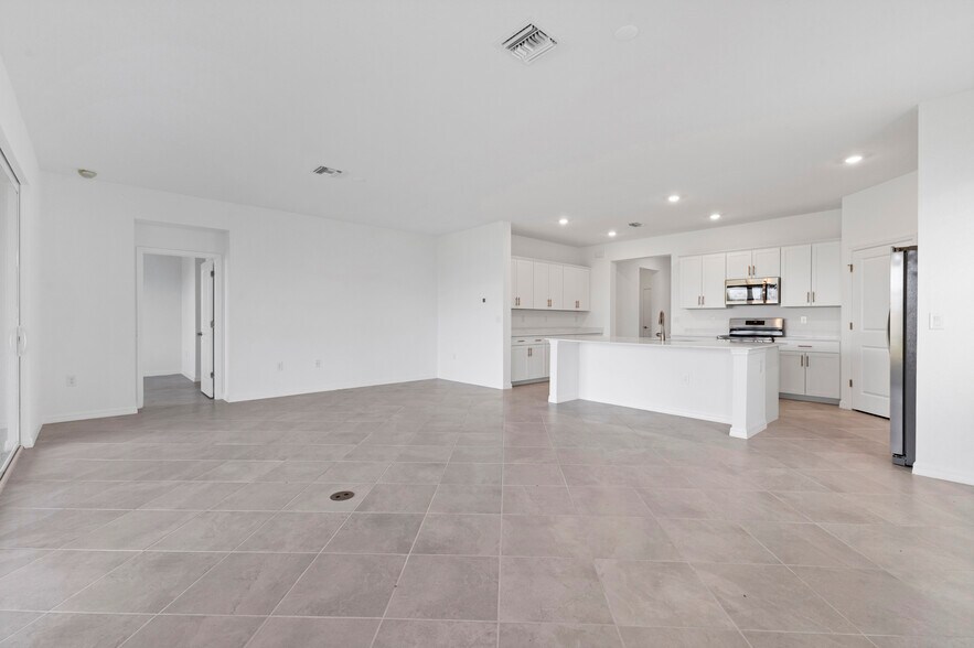 Building Photo - 19095 Cabernet Ct