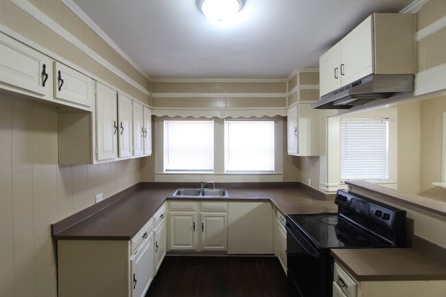 Building Photo - New On The Market with Fresh Updates!! Better Hurry!!