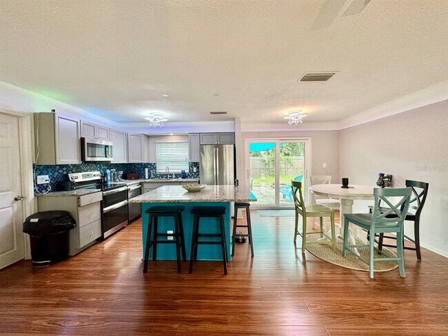 Building Photo - 3957 Wahoo Dr SE