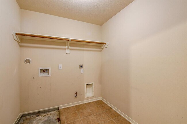 Building Photo - 4819 Fair Oak Dale Ln