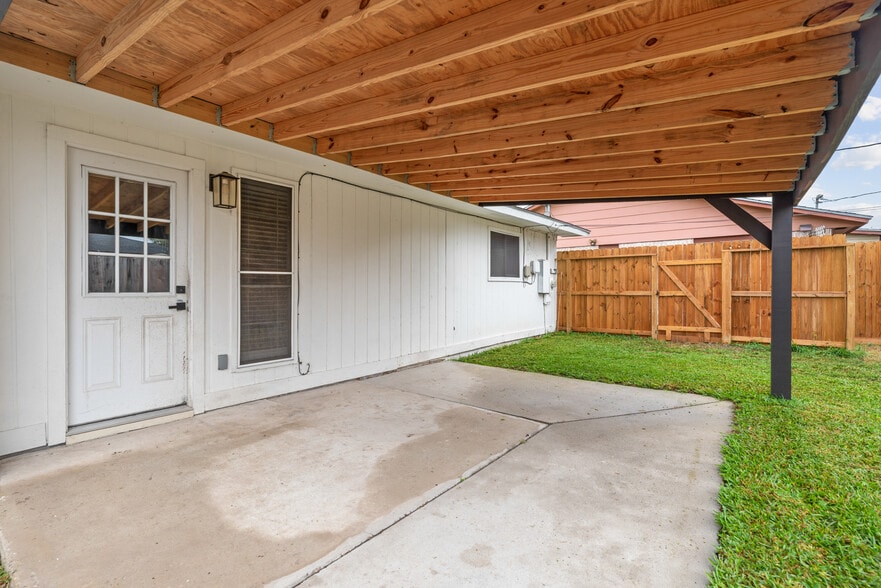 Building Photo - 4014 Richwood Cir