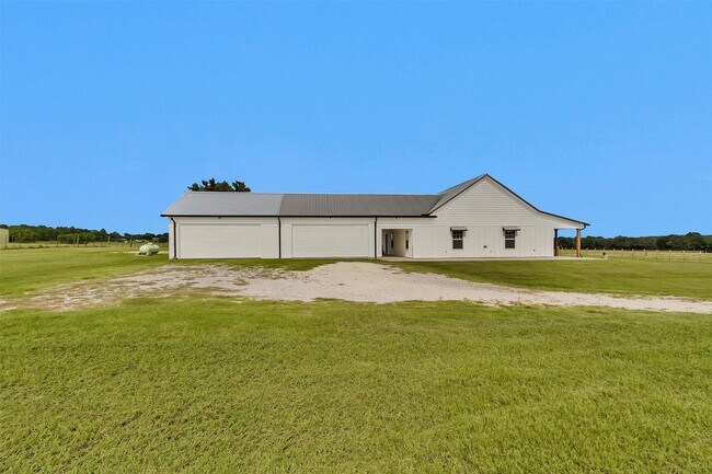 Building Photo - 7581 County Rd 333