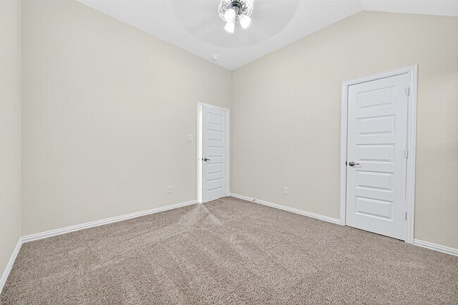 Building Photo - 40519 Goldeneye Pl