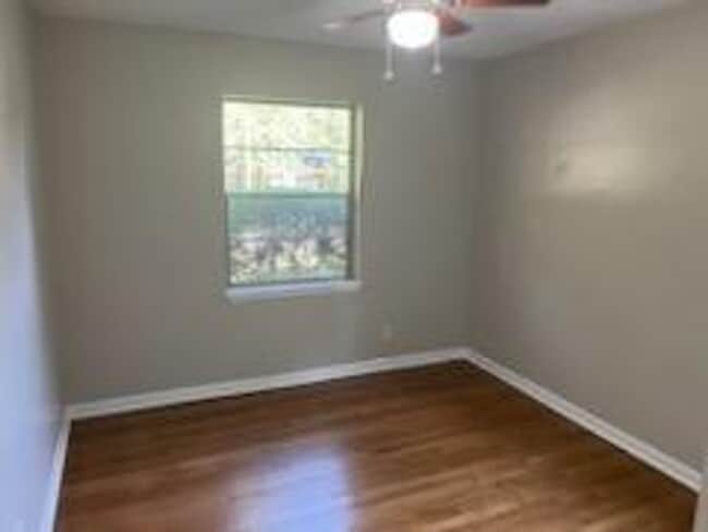 Building Photo - Available Now! MOVE IN SPECIAL HALF OFF FI...