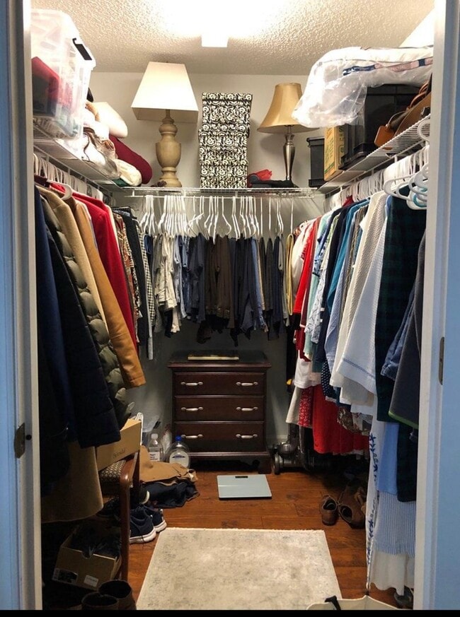 Building Photo - Knoxville 37922 - 3 bedroom, 2 bath home - Contact Susan Niedergeses (865) 300-4722