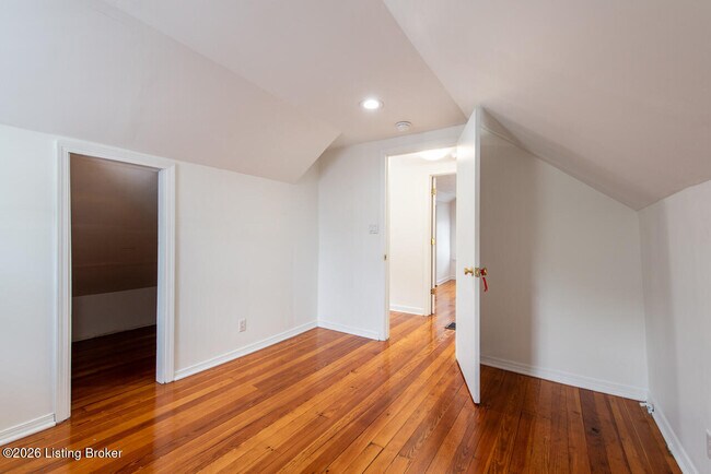 Building Photo - 2032 Lakeside Dr