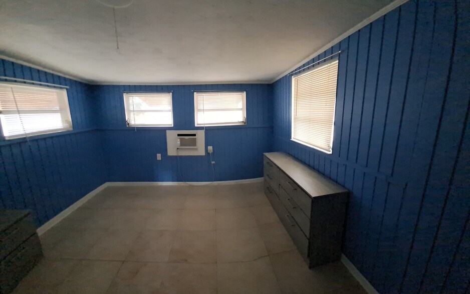Building Photo - 415 S 19th Ave