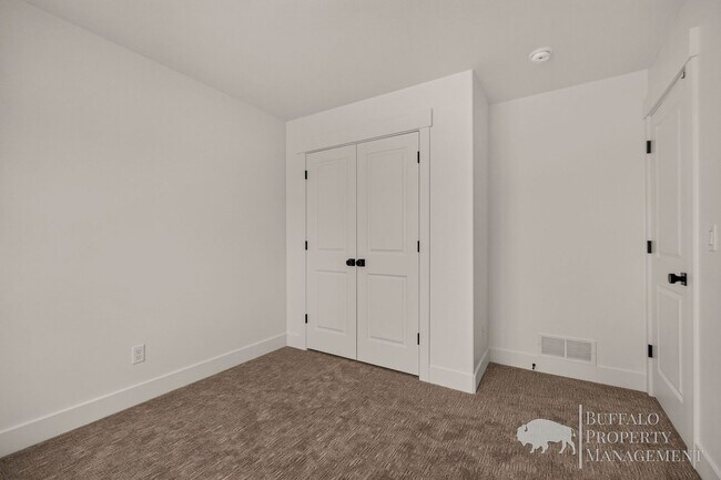 Building Photo - 670 S 2315 W