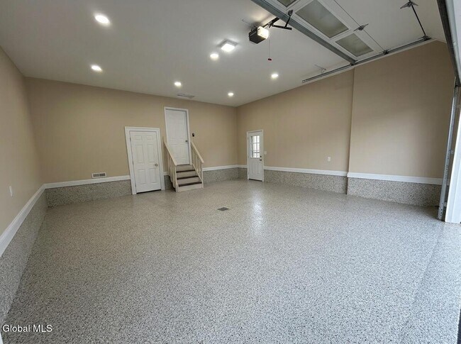 Building Photo - 53 Huntleigh Dr