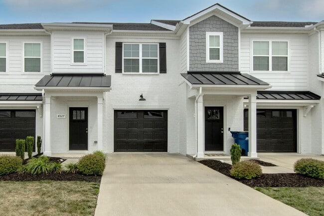 Building Photo - 4327 Doral Dr