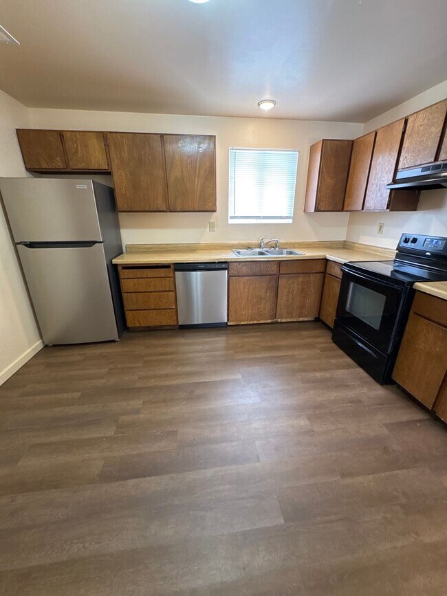 Building Photo - 256 S 1500 W