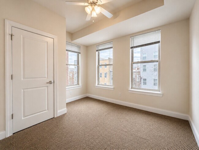 Building Photo - 1808 N 16th St