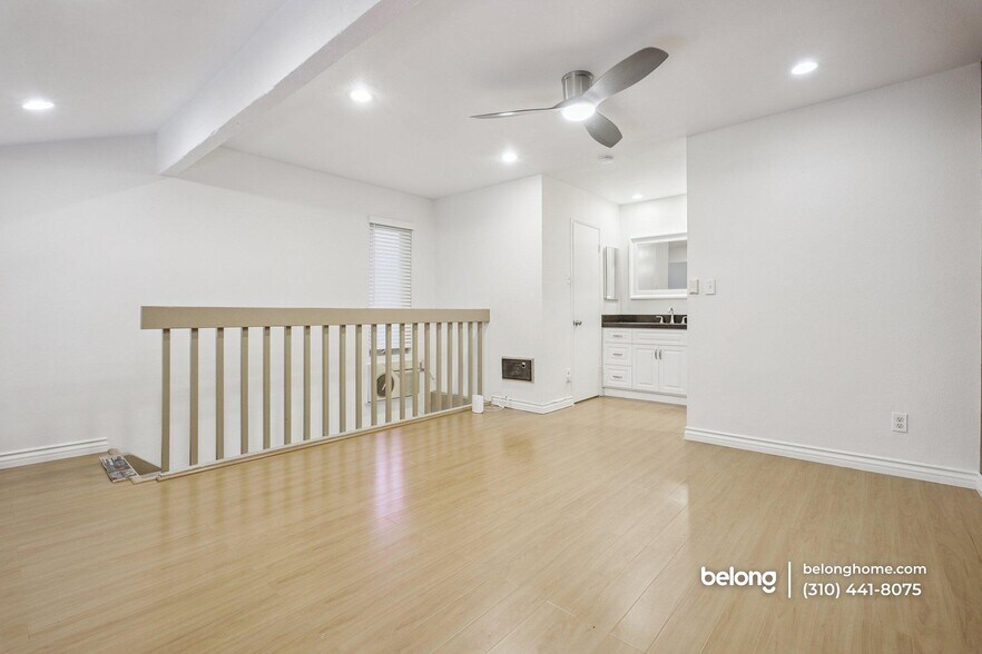 Building Photo - 7890 E Spring St