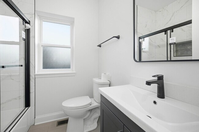 Building Photo - 1942 Elmwood Ave