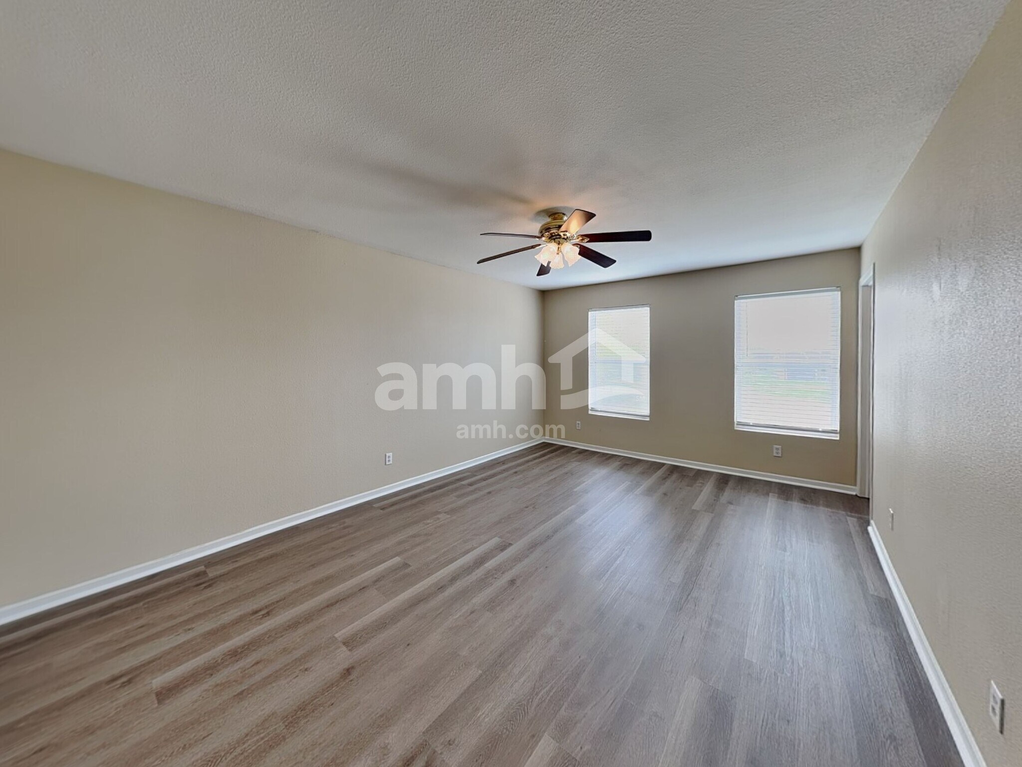 Building Photo - 1373 Bluestem Dr