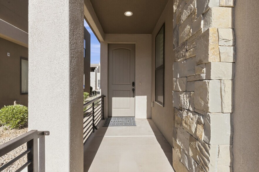 Building Photo - 2249 N Coral Canyon Blvd