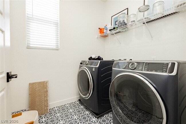 Building Photo - 1410 Whistling Kite St