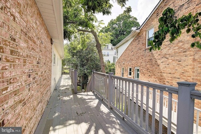 Building Photo - 7523 B St