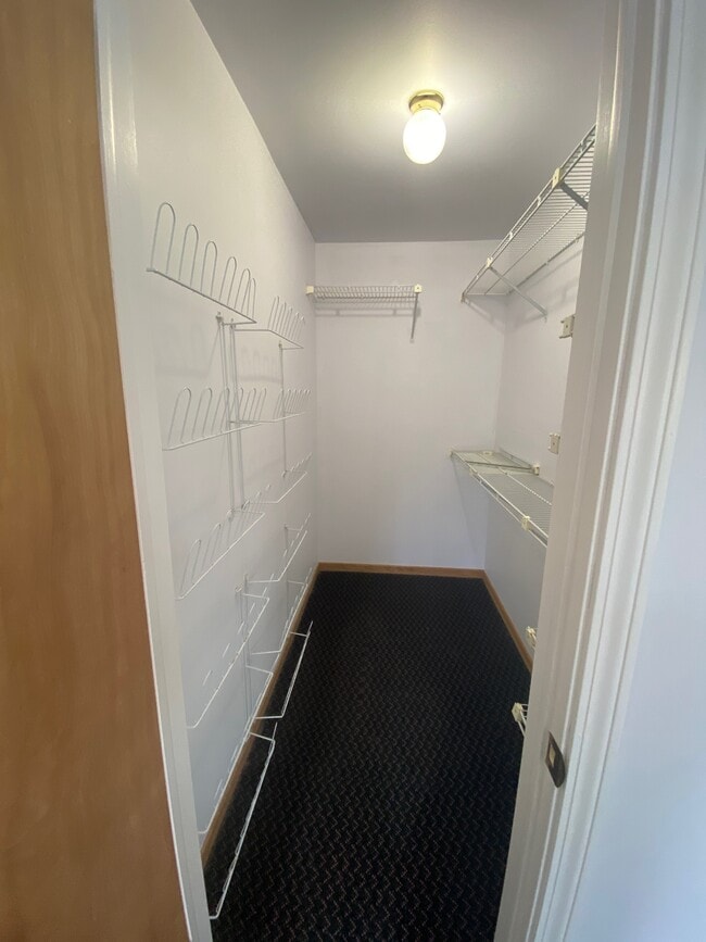 Building Photo - 3634 Roosevelt Cir