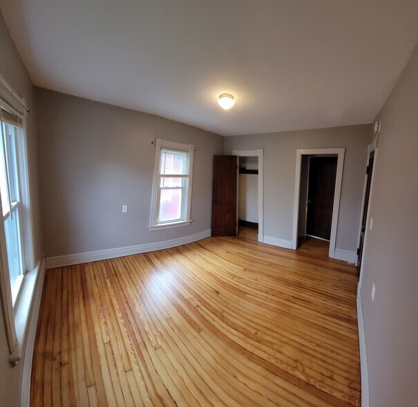 Building Photo - 45 Beacon St