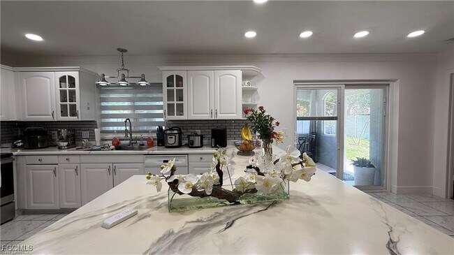 Building Photo - 1424 SE 22nd Terrace