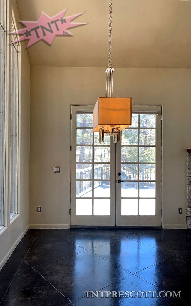 Building Photo - Prescott Home In The Pines