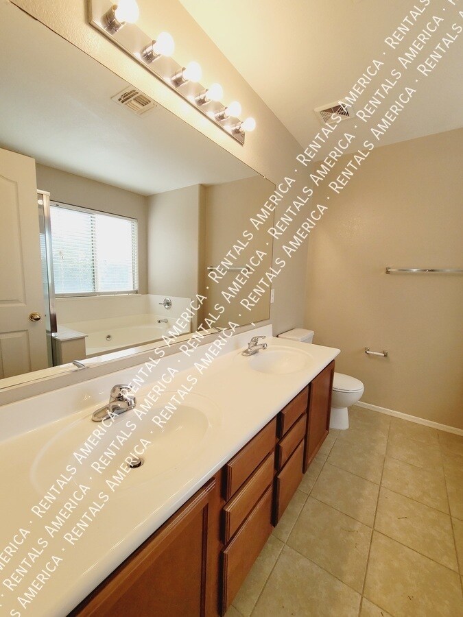 Building Photo - 776 E Cowboy Cove Trail