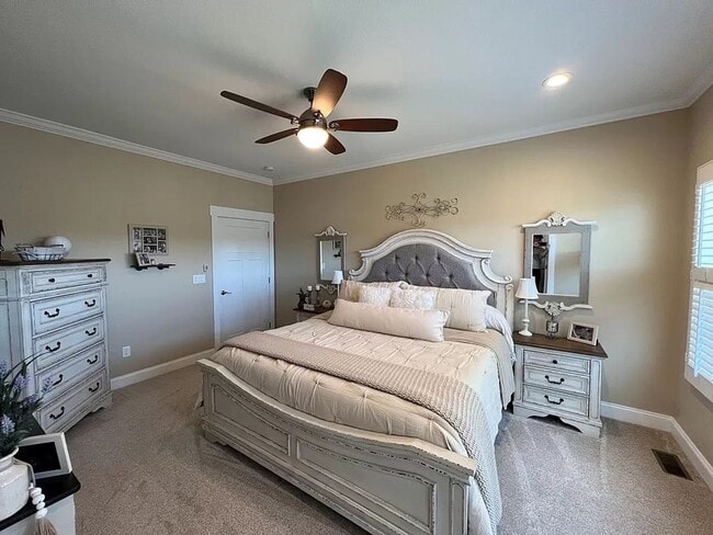 Building Photo - Stunning 3-Bedroom Home with Deck, Patio & Large Yard in Kodak, TN