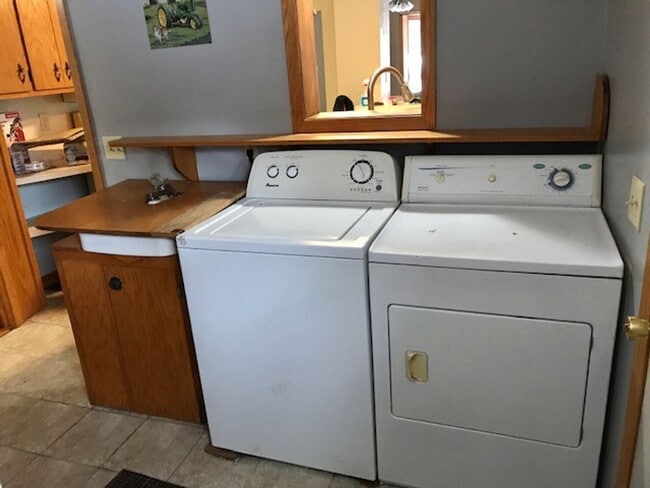 Building Photo - 4 Bedrooms, 2 Bathrooms Single Family Home in Crosslake, MN w/3 season porch