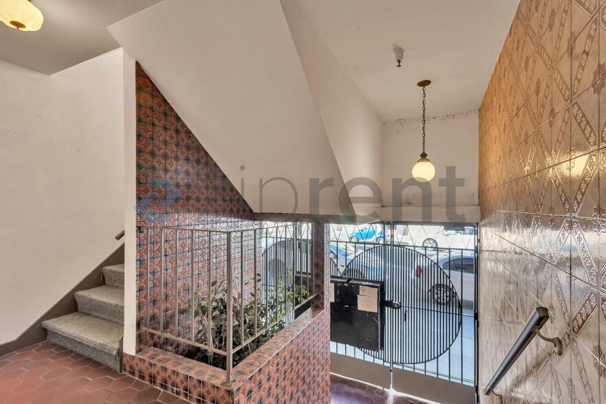 Building Photo - 790 7th Ave