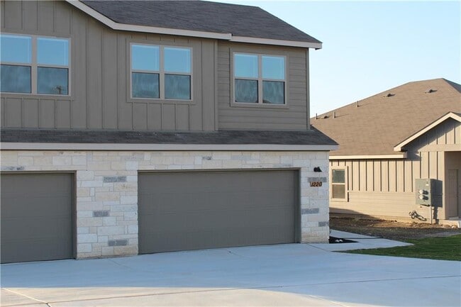 Building Photo - 1220 Garland Rd