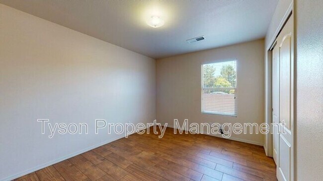 Building Photo - 6248 Calle Feliz NW