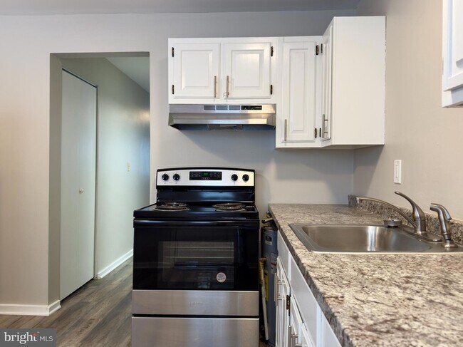 Building Photo - 31 Union St