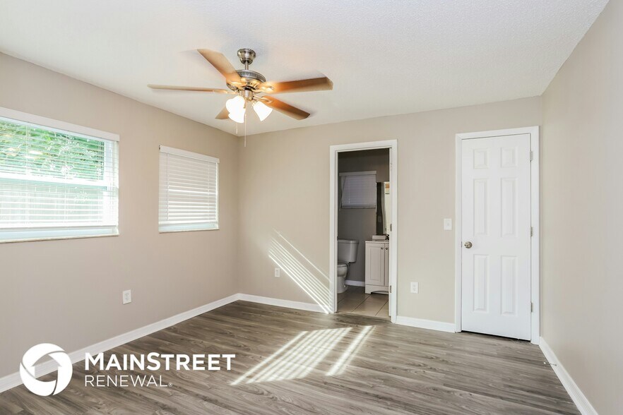 Building Photo - 4108 12th Ave W