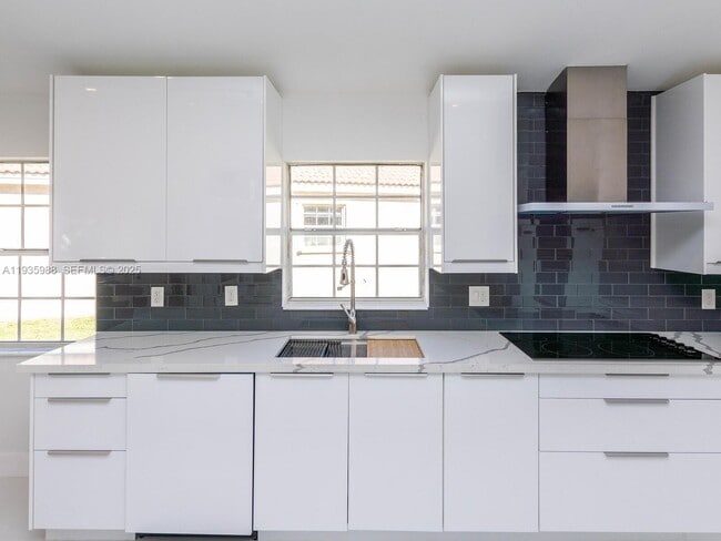 Building Photo - 381 Cameron Dr