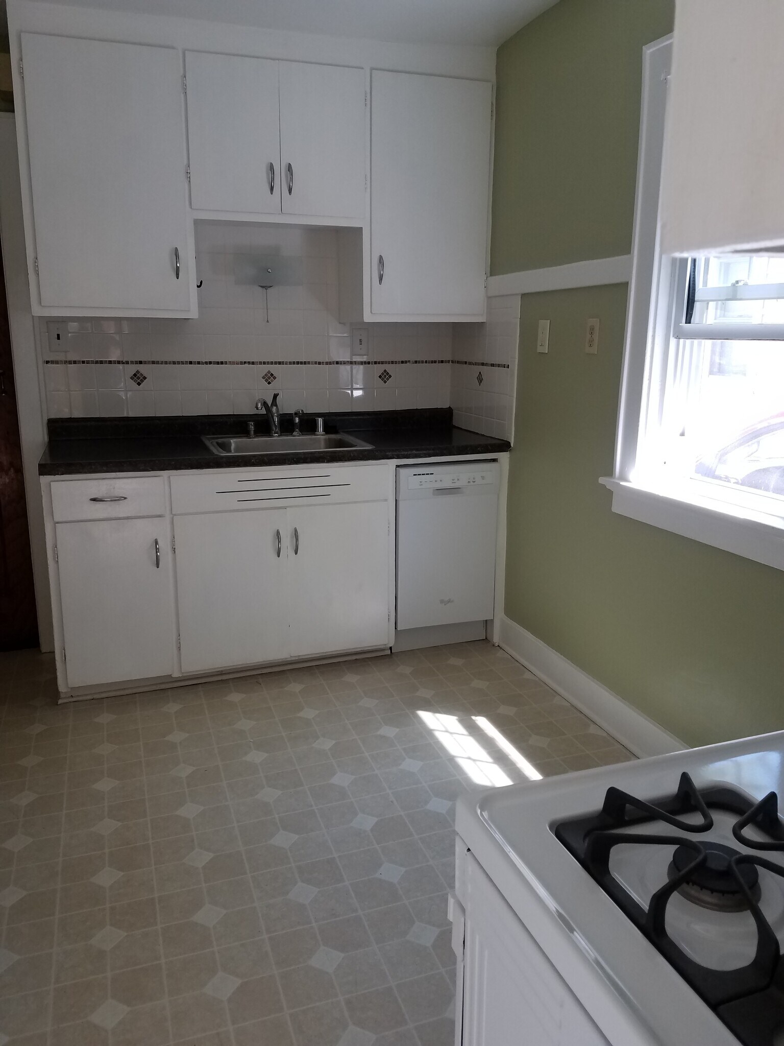 Building Photo - 1255 Elm Lawn St