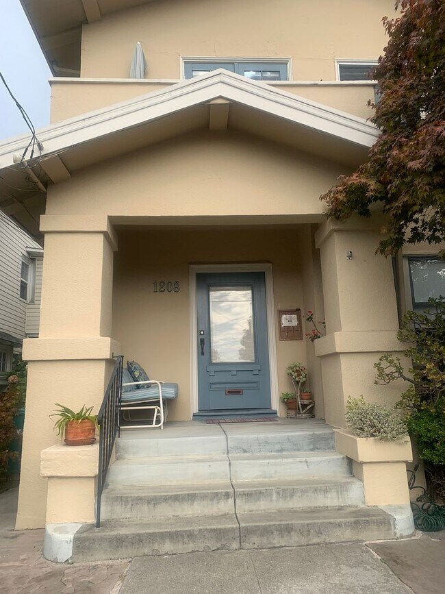 Building Photo - stirtz