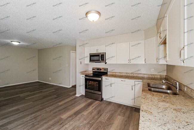 Building Photo - 9524 Ditman Ct