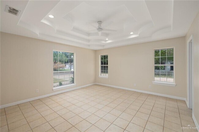 Building Photo - 2403 Sunset Ln