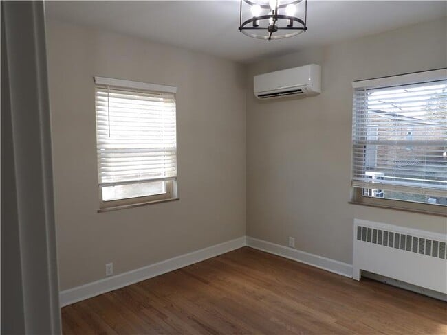 Building Photo - 215 S Ft Thomas Ave