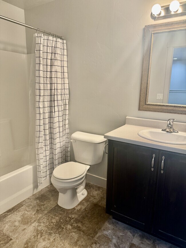 Building Photo - 3104 S Relic Ridge Dr