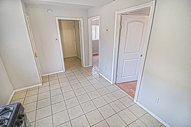 Building Photo - 1026 Myrtle Ave