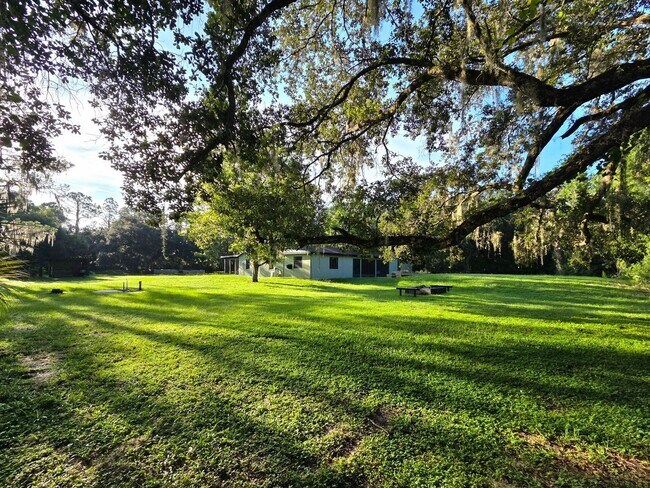 Building Photo - 2200 Retreat Rd