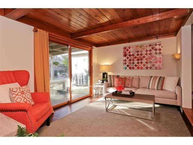 Building Photo - Beautiful single family home near Westfiel...