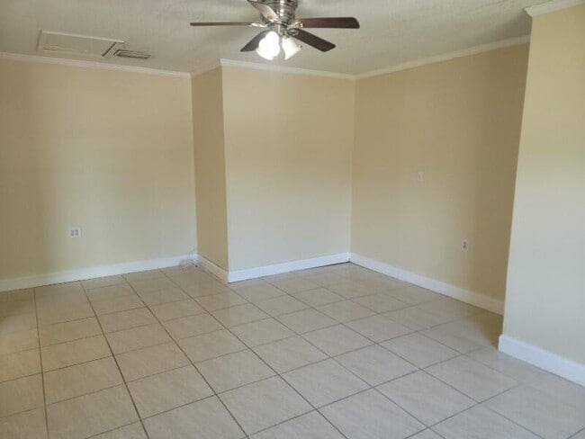 Building Photo - 3105 Langston Dr