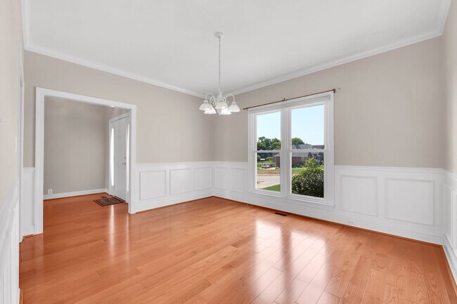 Building Photo - 4276 N Woodstock Dr