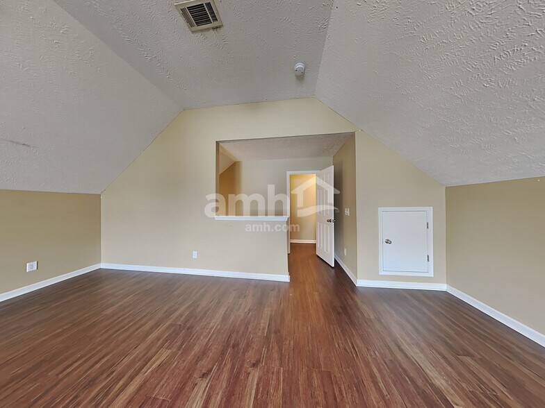Building Photo - 366 Sarava Ln