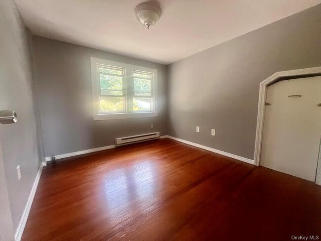 Building Photo - 330 Bucks Hollow Rd